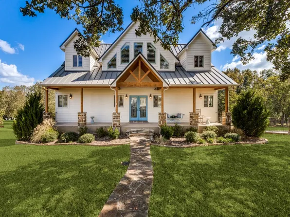 5848 Lago Vista Dr, Athens, TX 75752