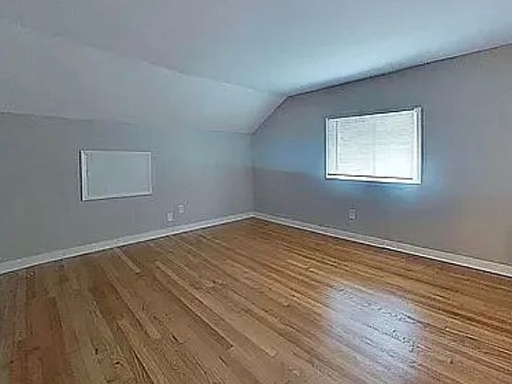 3rd image of 308 Schuyler St