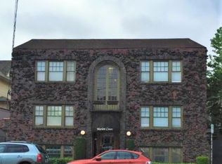 3334 SE Hawthorne Blvd APT 206, Portland, OR 97214