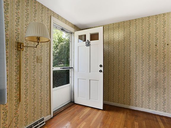 5th image of 17 Johnson Ln