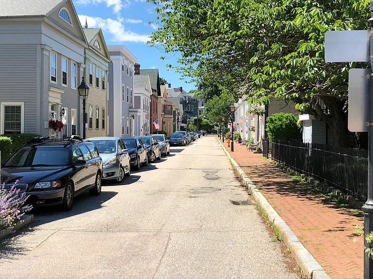 Surrounding neighborhood