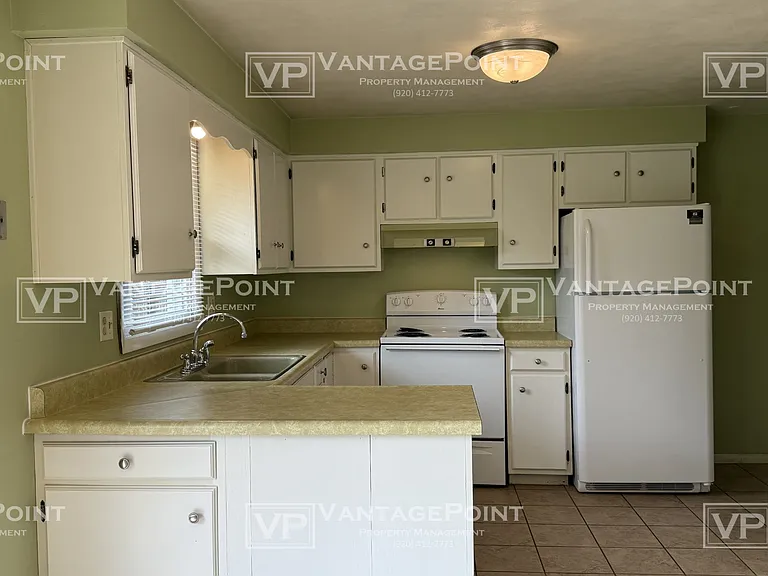 827 Glenpark Dr — Photo 7