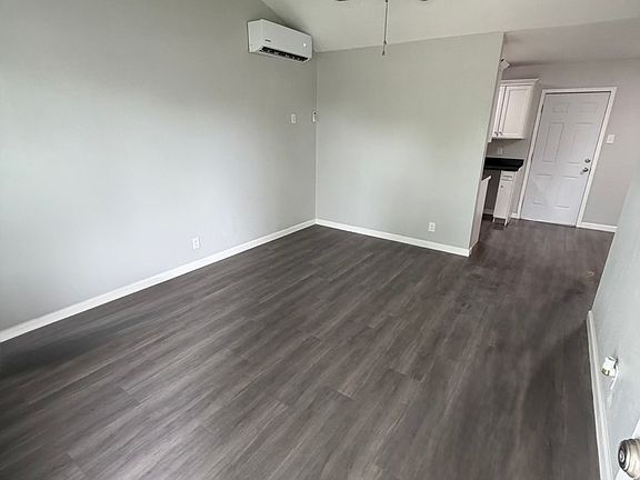 4th image of 6243 Indian Valley Dr