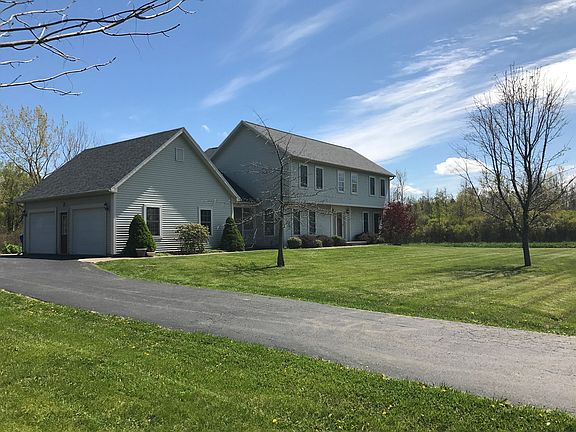 2nd image of 74 Deertrack Ln