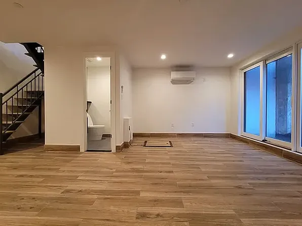 1534 Putnam Avenue image 8 of 12