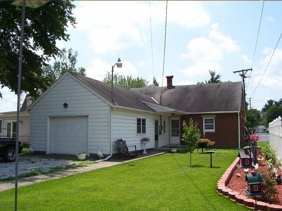 1st image of 420 S Elm St