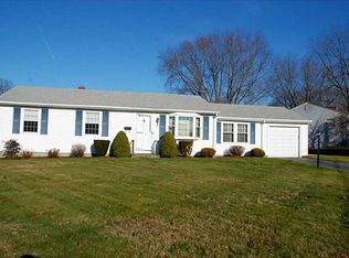 2 Fenwick Rd, Riverside, RI 02915