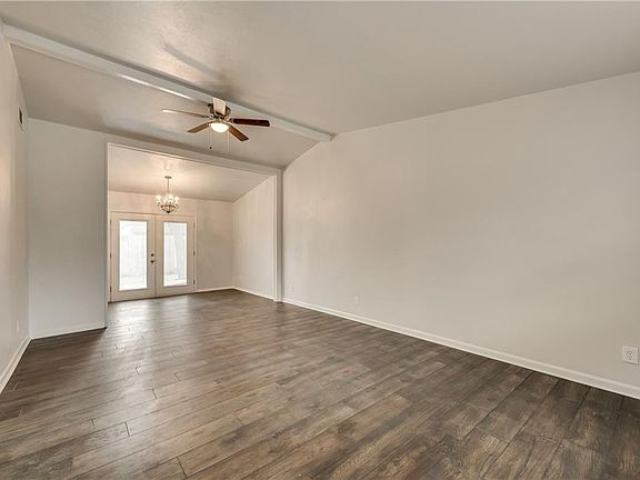 5th image of 1306 McDonald Dr