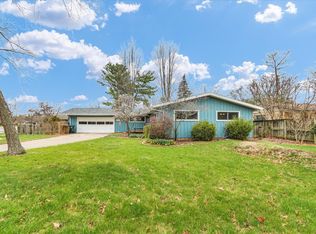 609 E Sunnycrest Ct, Urbana, IL 61801