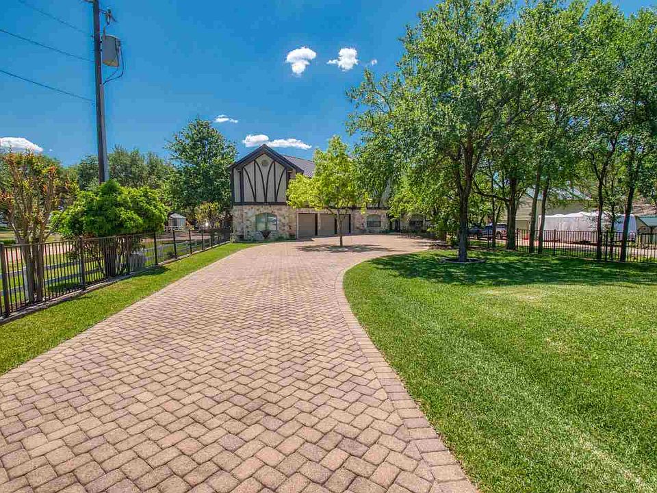 1st image of 224 Beach Dr