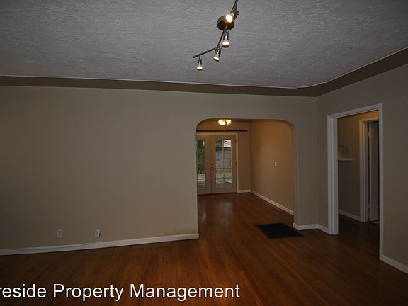 3rd image of 529 Leland Ave