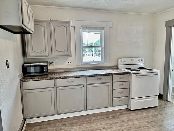 3rd image of 1700 N J St #2