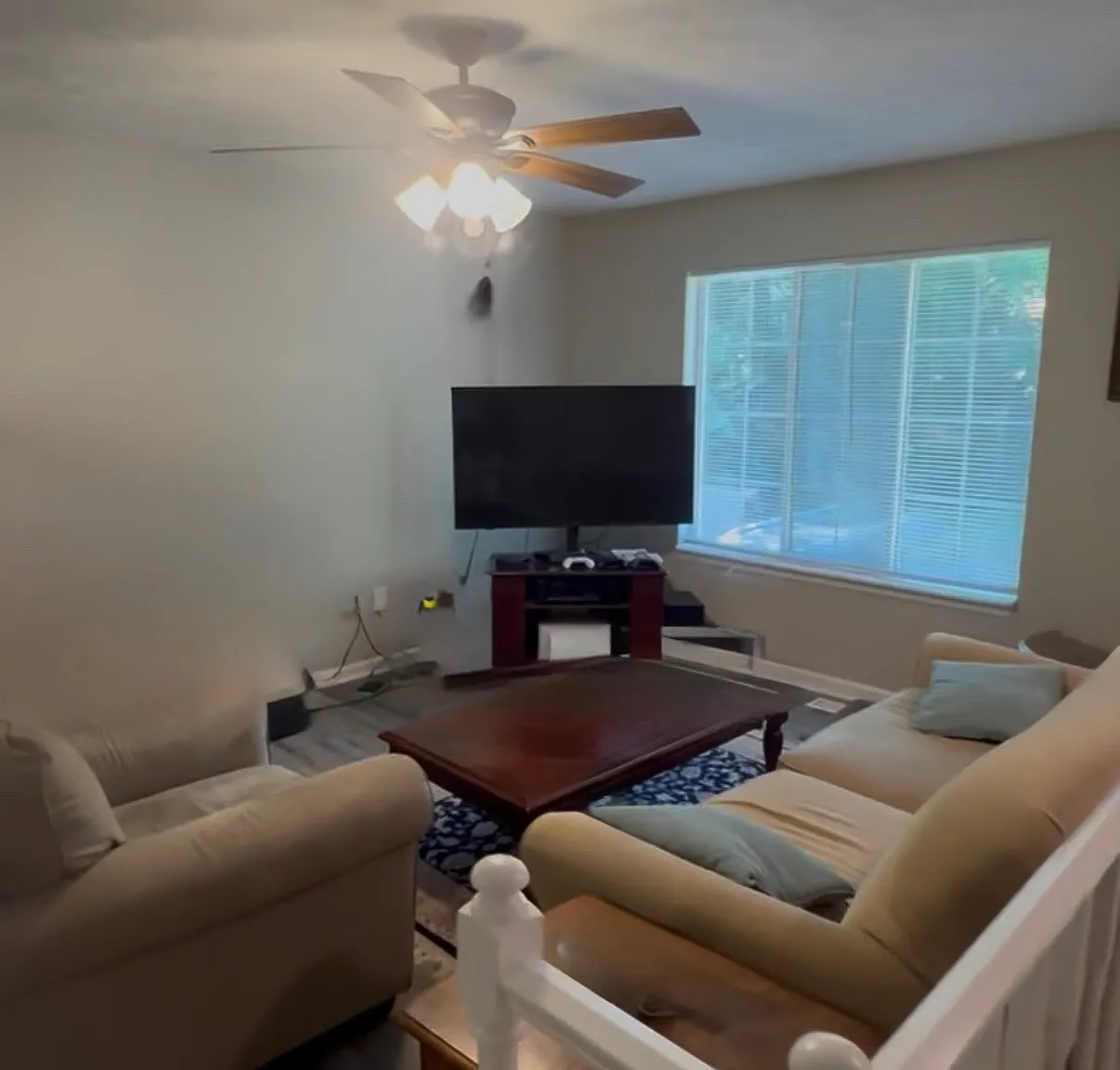 5 bed, 2100 sqft, $2,695 — Photo 2