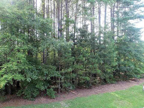 3rd image of 102 Lake Ridge Dr