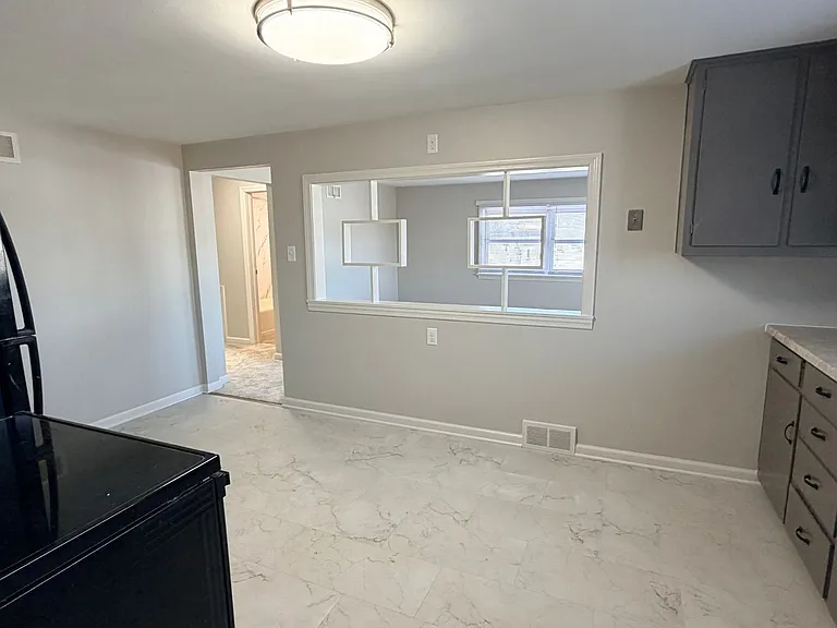 1739 N Main St — Photo 3