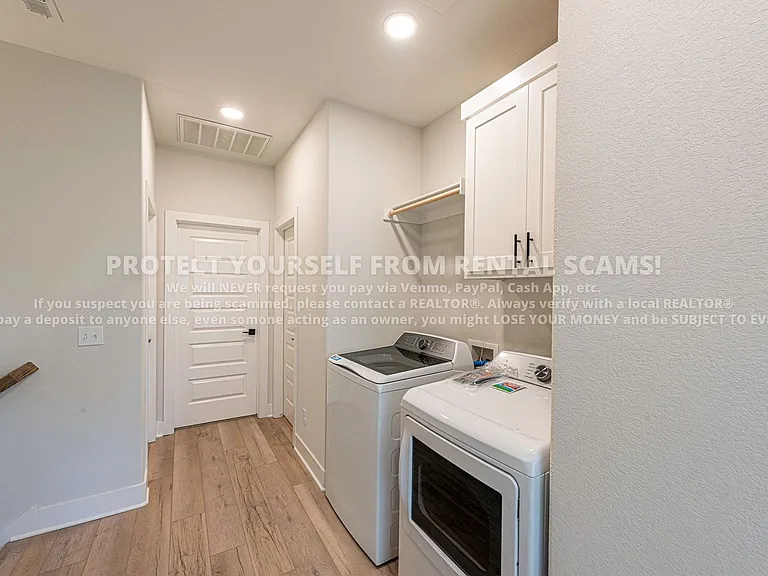 956 W Boone St — Photo 18
