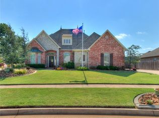 413 Winding Creek Rd, Yukon, OK 73099