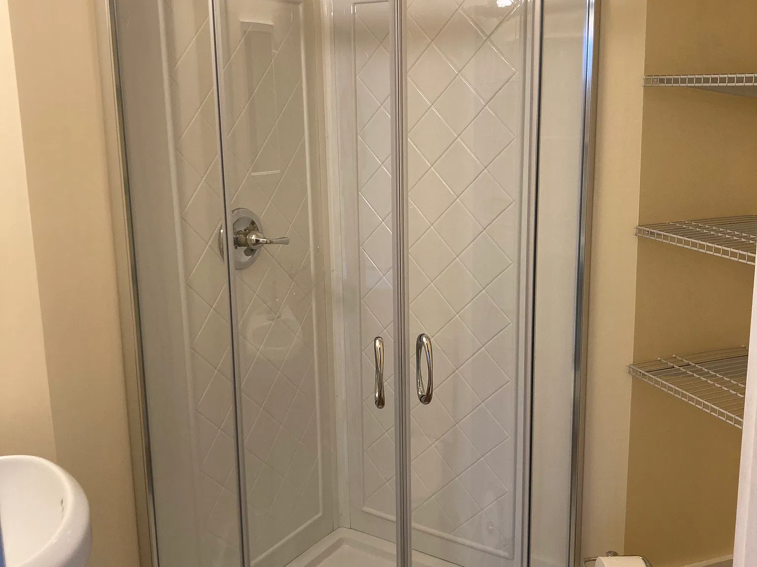 Studio, 375 sqft, $1,375 — Photo 2