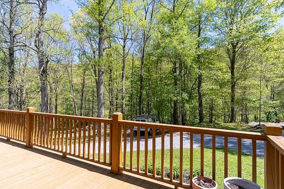 5th image of 114 Meadow Ln