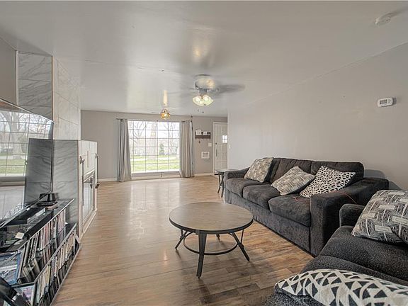 5th image of 3 Glen Arbor Rd