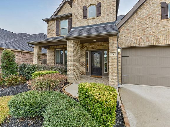 3rd image of 143 Greatwood Glen Dr