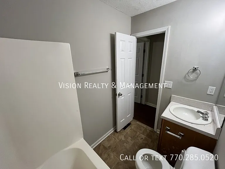 208 Wesley Chapel Rd — Photo 35