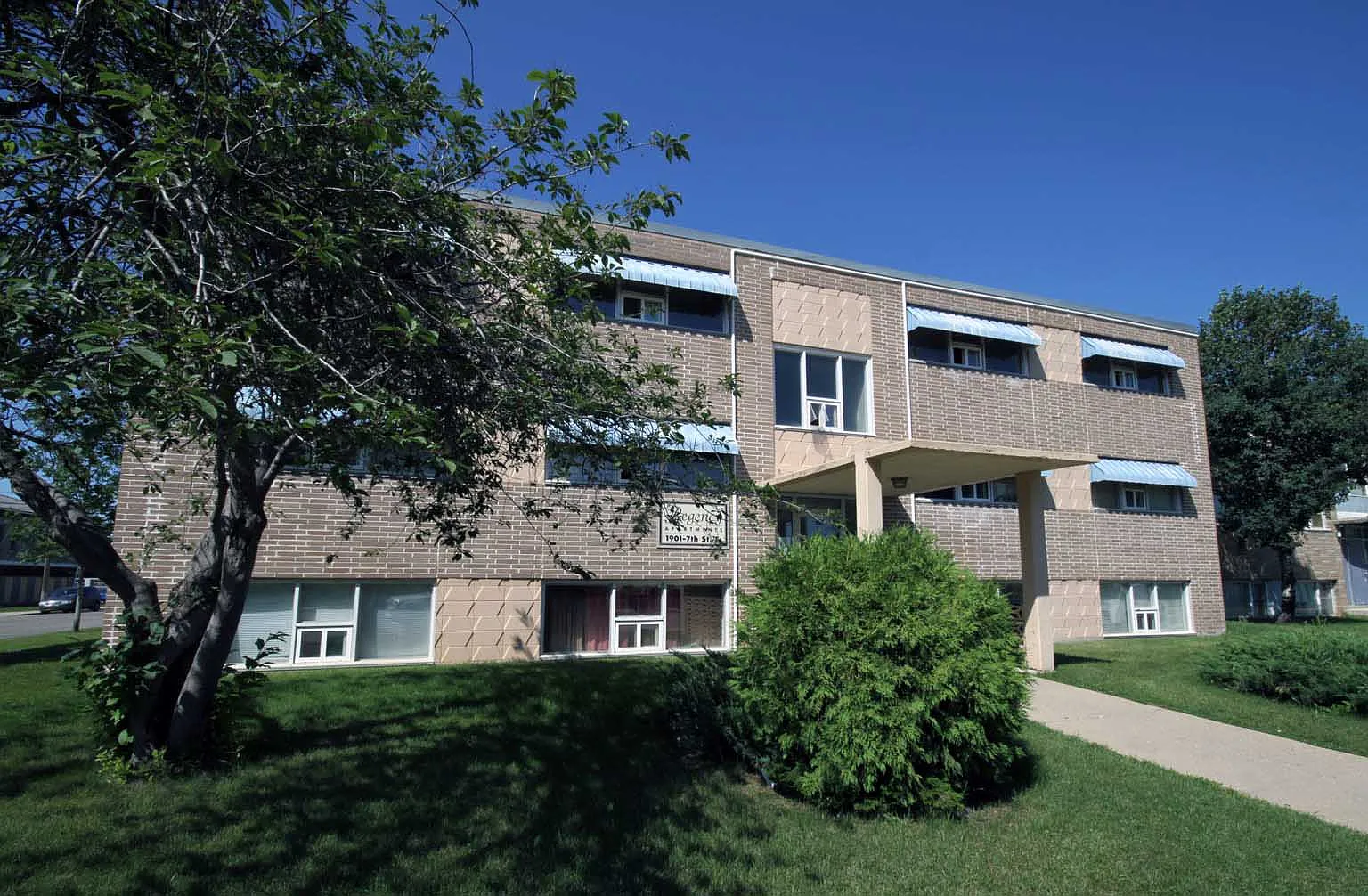 Avila Apartments — Photo 1