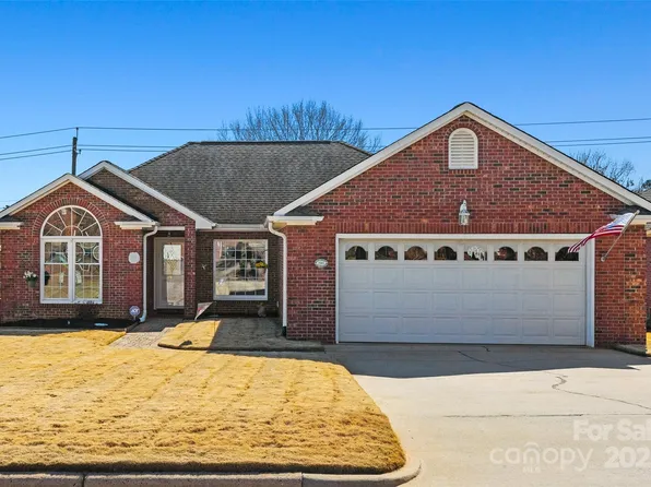 1911 Connemara Ct, Gastonia, NC 28054