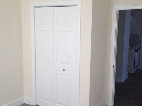 5th image of 252 Edwards Pl APT 3