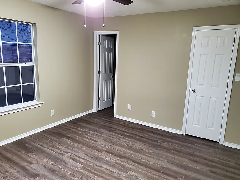 1208 Carolina St — Photo 9