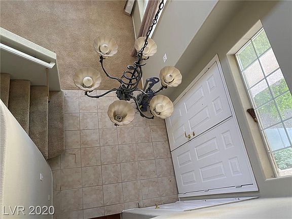 2nd image of 1575 Autumn Hill St