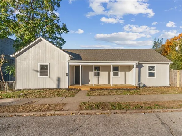505 N 7th St, Leavenworth, KS 66048
