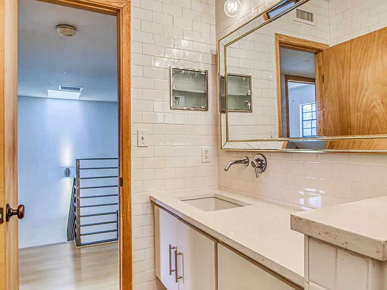 421 Irondale Dr #B — Photo 63