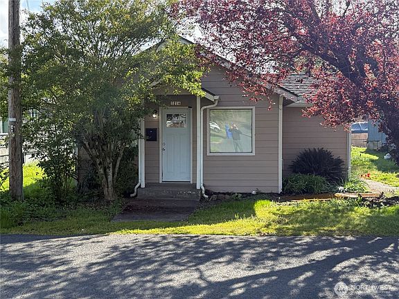 3rd image of 1216 N 1ST Avenue