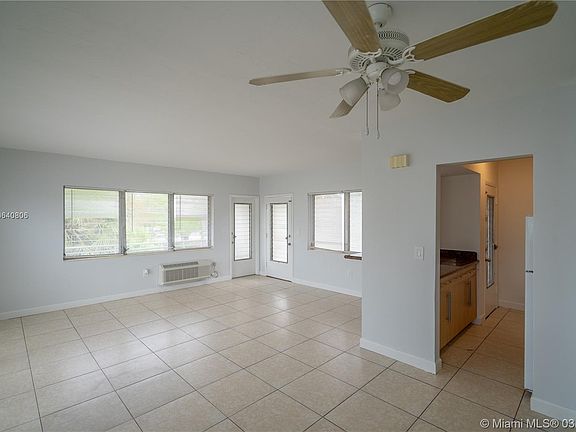5th image of 850 Bruce St APT 24