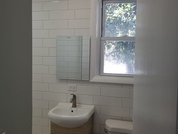 3rd image of 148 Beachwood Blvd #A
