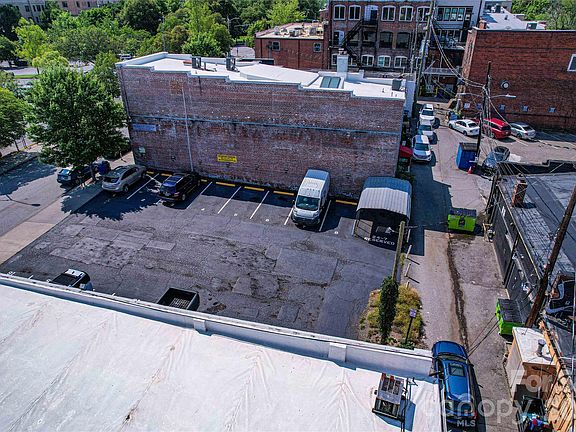 4th image of 18 N Spruce St