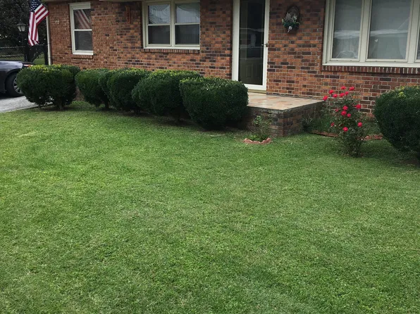 107 2nd Ave, Saltville, VA 24370