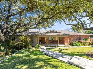 11 Bounty Rd E, Benbrook, TX 76132