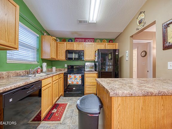 5th image of 10260 Boston Ln