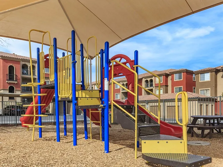 Montecito Pointe Apartments — Photo 22