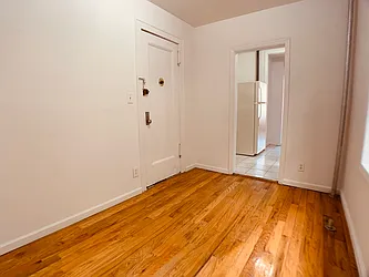 Rented by Laura Nguyen, LREB