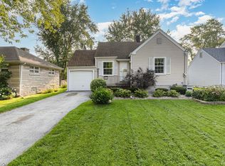 8405 Kooy Dr, Munster, IN 46321