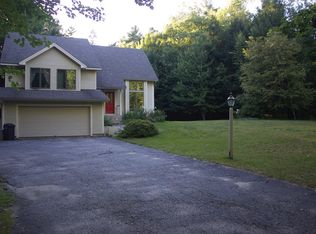 94 Longwoods Rd, Falmouth, ME 04105