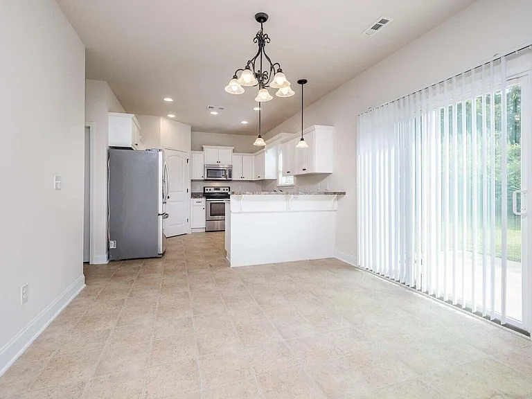 512 Cranberry Cir — Photo 10