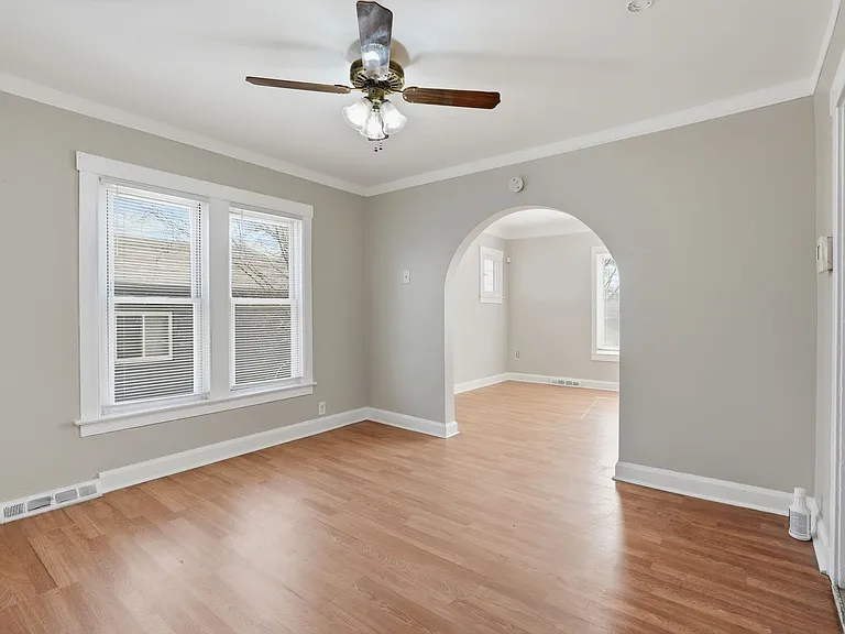 1301 E Muir Ave — Photo 6