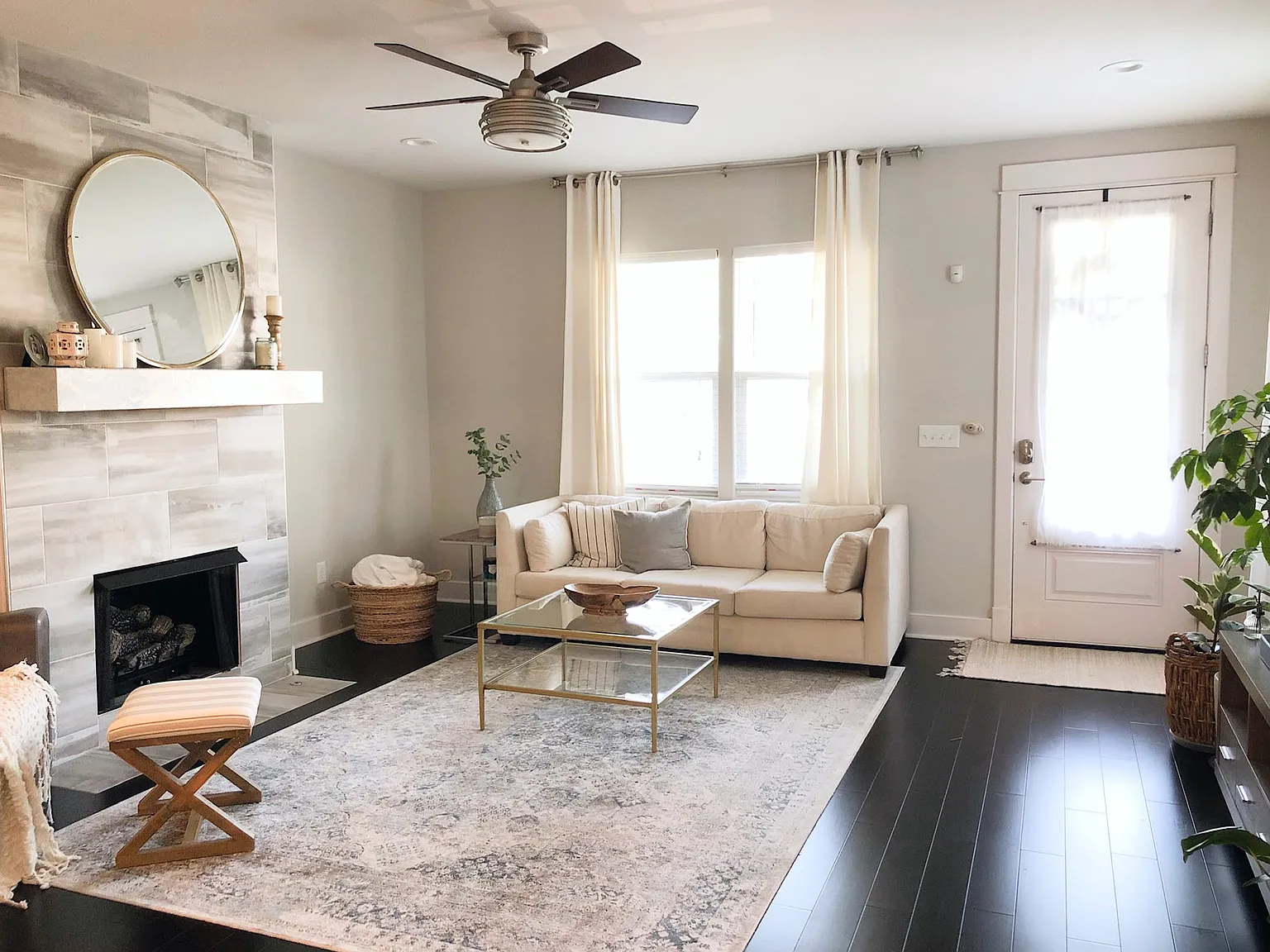 3 bed, 2.5 bath, 1820 sqft, $2,500 — Photo 2