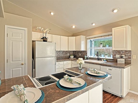 2nd image of 9616 2nd St SE #13