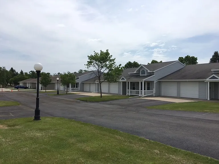 1301 Village Green Ct NE #1308 — Photo 2