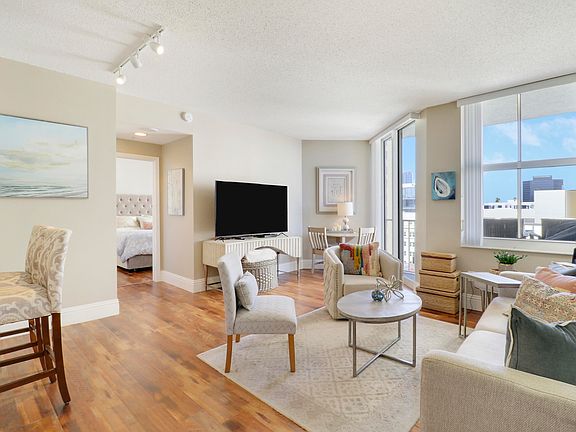 4th image of 255 Evernia Street #801